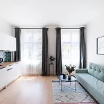 Unique Old Town 2br Oasis With Sofa Bed Apartman Prága