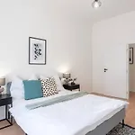 Unique Old Town 2br Oasis With Sofa Bed