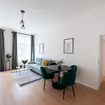 Unique Old Town 2br Oasis With Sofa Bed