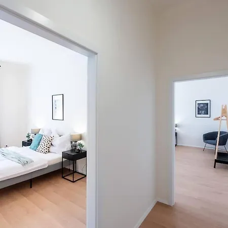 Unique Old Town 2br Oasis With Sofa Bed *