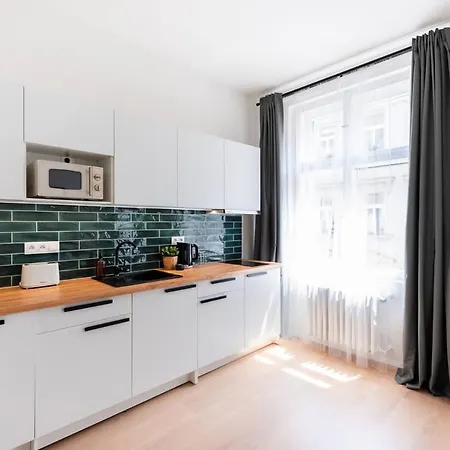 Unique Old Town 2br Oasis With Sofa Bed Lägenhet
