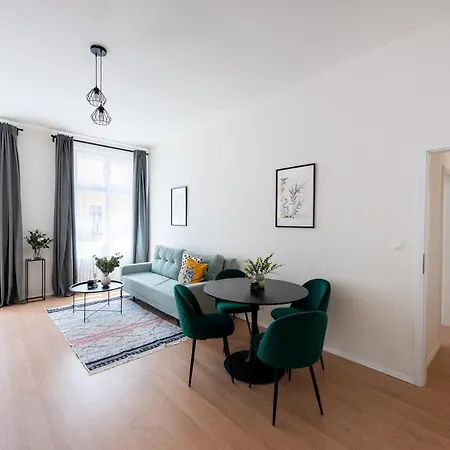 Unique Old Town 2br Oasis With Sofa Bed