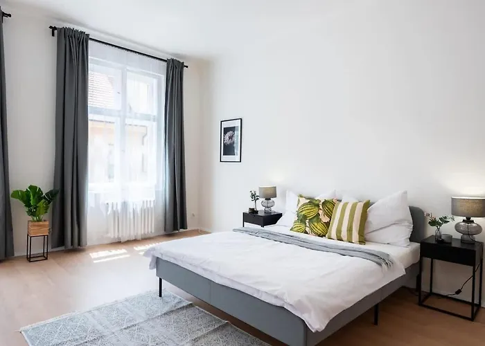 Διαμέρισμα Unique Old Town 2br Oasis With Sofa Bed Πράγα