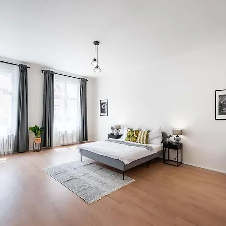 דירה Unique Old Town 2br Oasis With Sofa Bed