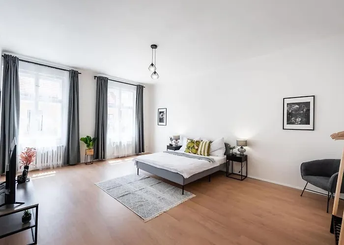 Apartment Unique Old Town 2br Oasis With Sofa Bed