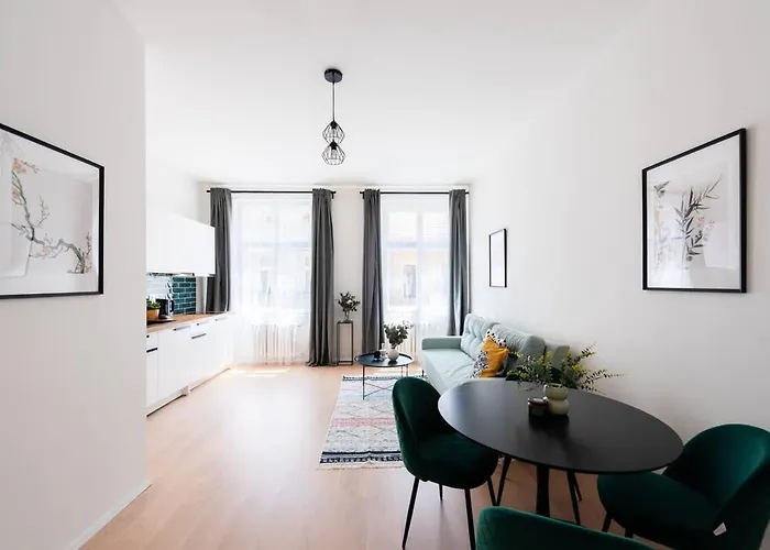 Unique Old Town 2br Oasis With Sofa Bed Apartment *