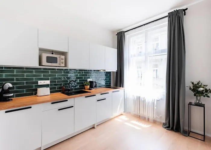 Unique Old Town 2br Oasis With Sofa Bed Apartamento
