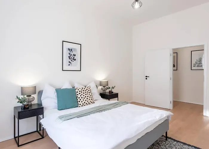 Unique Old Town 2br Oasis With Sofa Bed