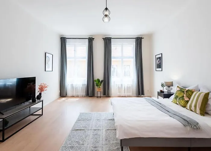 Unique Old Town 2br Oasis With Sofa Bed Prag