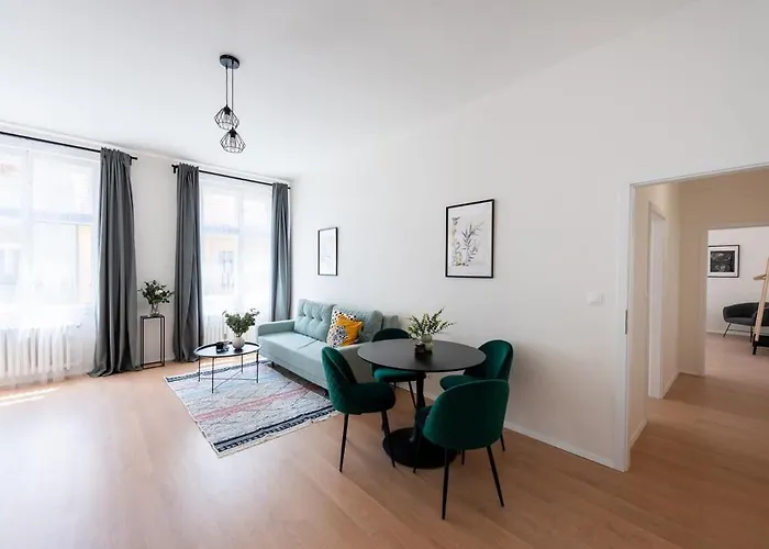 Unique Old Town 2br Oasis With Sofa Bed